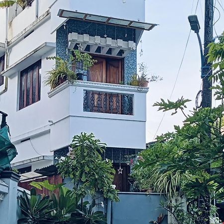 Dion Homestay Kochi Εξωτερικό φωτογραφία